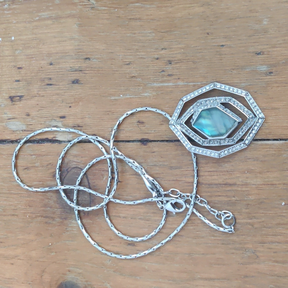 Chloe and Isabel northern lights pendant necklace
